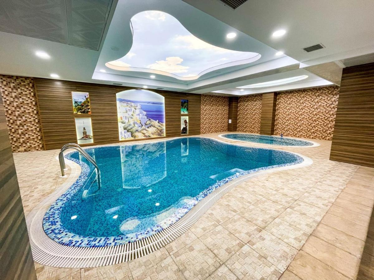 Premier Palace Баку Екстер'єр фото Indoor pool