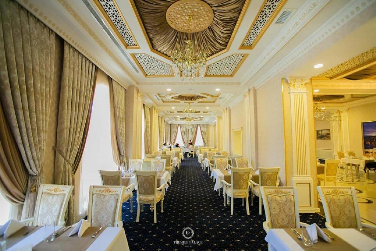 Premier Palace Баку Екстер'єр фото The interior of the restaurant